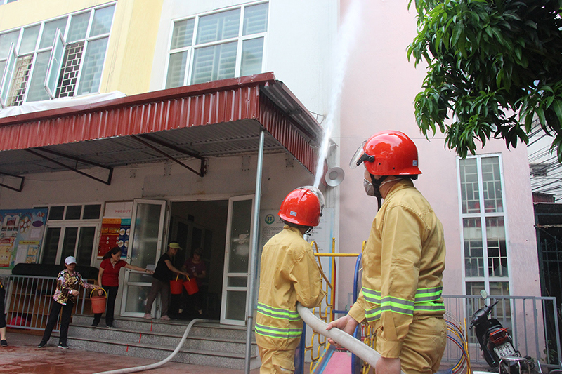 Quận Ba Đình: Diễn tập chữa cháy và cứu nạn, cứu hộ tại phường Vĩnh Phúc - Ảnh 3