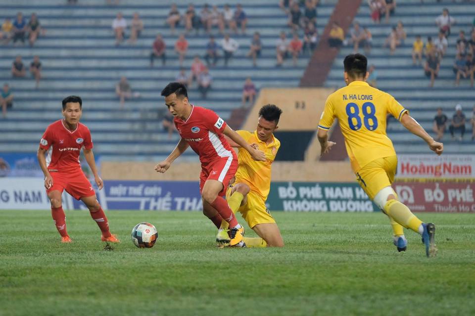 Vòng 3 V-League 2020: TP Hồ Chí Minh bị cầm chân, Nam Định ngã ngựa trên sân nhà Thiên Trường - Ảnh 2