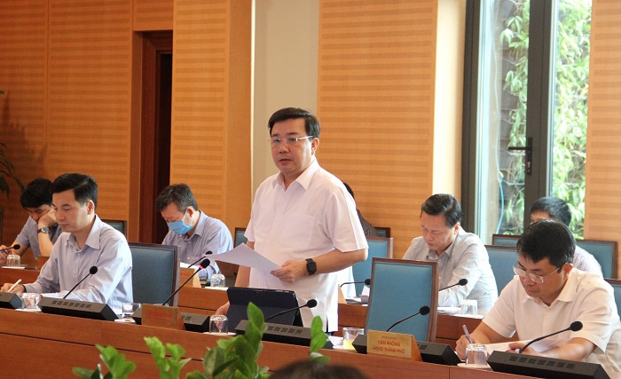 Chủ tịch UBND TP Hà Nội: Không nên chia giờ học, học sinh không cần đeo tấm chắn giọt bắn - Ảnh 1