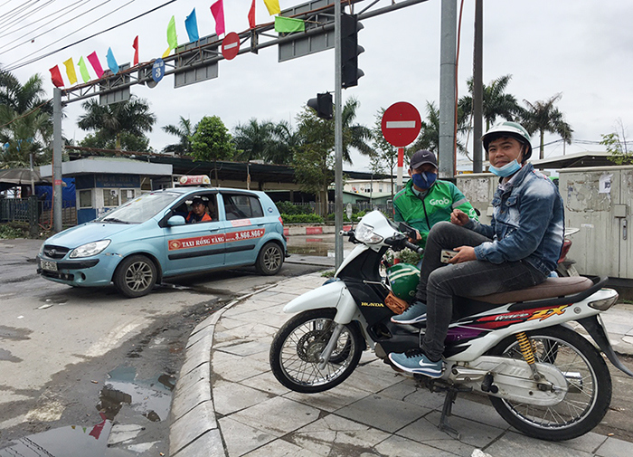 Hà Nội: Taxi, xe ôm công nghệ hào hứng khi nới lỏng giãn cách xã hội - Ảnh 8