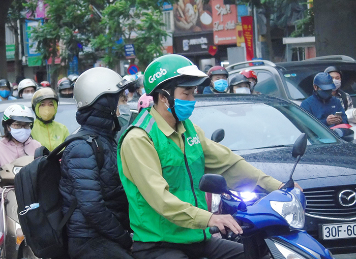 Hà Nội: Taxi, xe ôm công nghệ hào hứng khi nới lỏng giãn cách xã hội - Ảnh 3