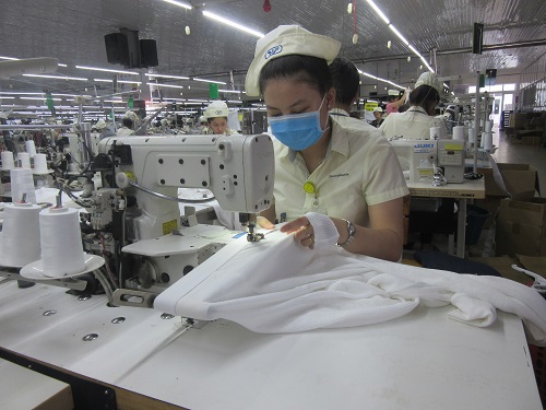 Nửa cuối tháng 4, Việt Nam tăng xuất khẩu hàng điện tử, dệt may - Ảnh 1