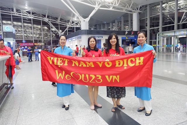 Cùng Blue Sky cổ vũ đội tuyển Việt Nam trong trận bán kết Asiad 2018 - Ảnh 2
