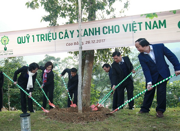 Vinamilk trồng gần 81.000 cây xanh tại Pác Bó, Cao Bằng - Ảnh 1