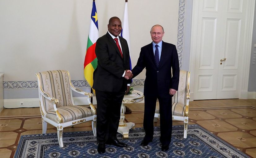 Pháp đang ganh tị với Nga tại Trung Phi - Ảnh 1