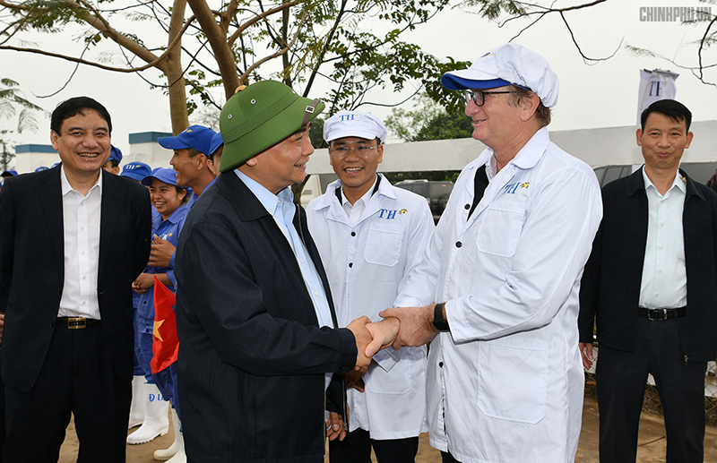 Thủ tướng dự khánh thành nhà máy nước tinh khiết, hoa quả, thảo dược lớn nhất miền Trung - Ảnh 5