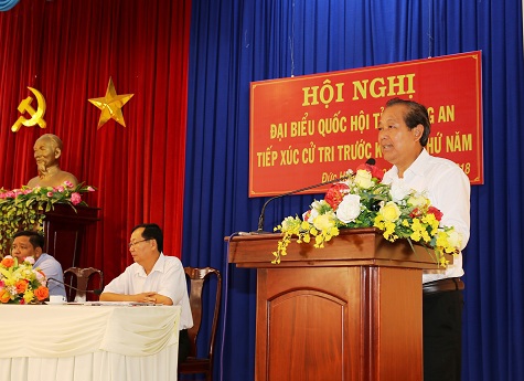 Phó Thủ tướng Trương Hòa Bình tiếp xúc cử tri tại Long An - Ảnh 1