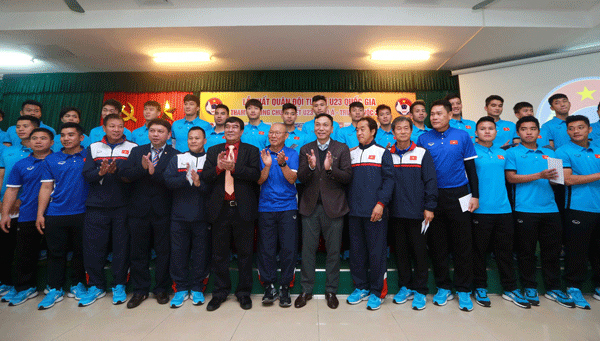 U23 Việt Nam xuất quân tham dự VCK U23 châu Á 2018 - Ảnh 1