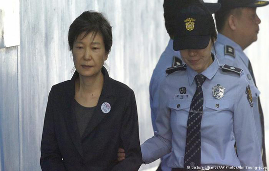 Cựu Tổng thống Hàn Quốc Park Geun-hye bị kết án 24 năm tù giam - Ảnh 1