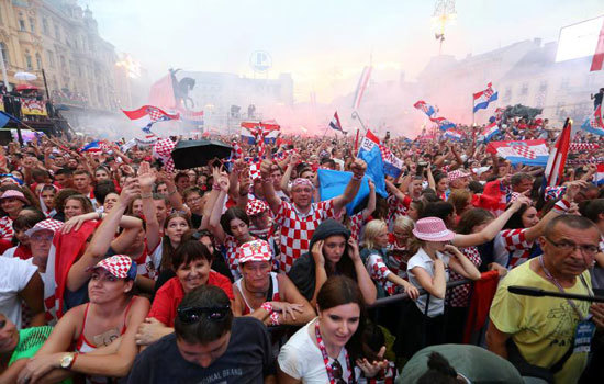 "Biển người" tại thủ đô Croatia chào đón những người hùng - Ảnh 13