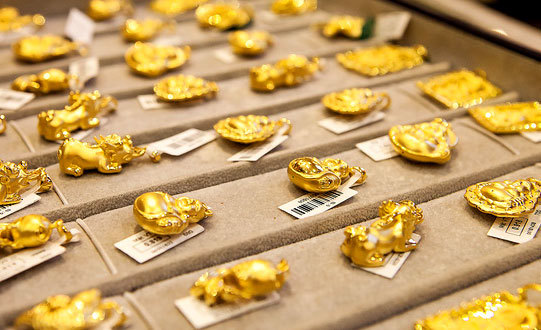 Giá vàng thế giới về sát mức 1.500 USD/oz, vàng SJC tuột mốc 42 triệu đồng/lượng - Ảnh 1