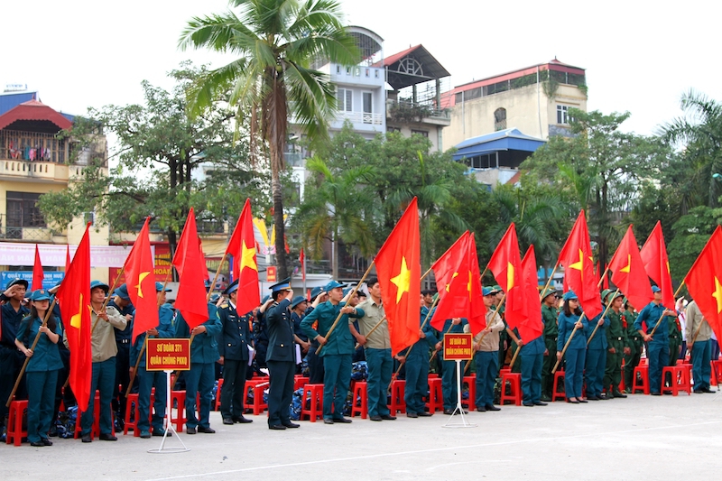Chủ tịch HĐND TP Nguyễn Thị Bích Ngọc động viên tân binh Thường Tín lên đường nhập ngũ - Ảnh 2
