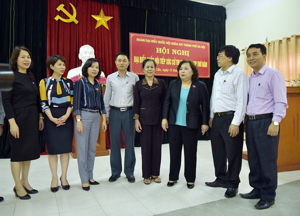 Đoàn đại biểu Quốc hội TP Hà Nội tiếp xúc cử tri quận Hà Đông - Ảnh 3