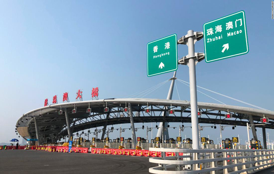 Trung Quốc hoàn thành cầu vượt biển dài nhất thế giới trị giá 20 tỷ USD - Ảnh 3