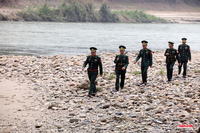 [Ảnh] Bảo vệ chủ quyền nơi con sông Hồng chảy vào đất Việt - Ảnh 7