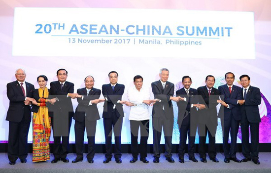 Thủ tướng Nguyễn Xuân Phúc phát biểu tại phiên họp toàn thể ASEAN 31 - Ảnh 1