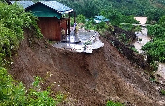 Các tỉnh Bắc Bộ tiếp tục mưa lớn, 2 người chết do sạt lở đất, lũ cuốn - Ảnh 1