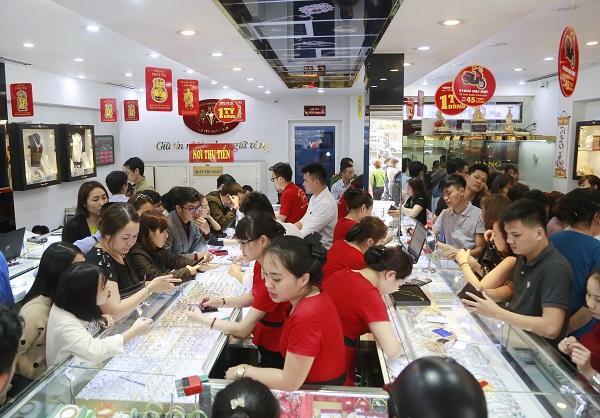 Khẳng định chữ tín thương hiệu vàng Bảo Tín Mạnh Hải thu hút đông khách hàng trong ngày Vía Thần Tài - Ảnh 2