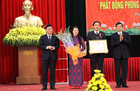 Phú Xuyên: Tổng kết công tác thi đua khen thưởng năm 2017 - Ảnh 1
