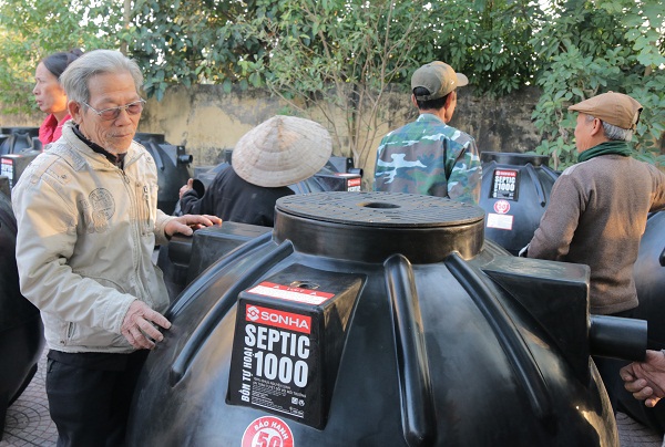 Sơn Hà tặng bồn tự hoại Septic trị giá 350 triệu cho người dân Hà Nội - Ảnh 1