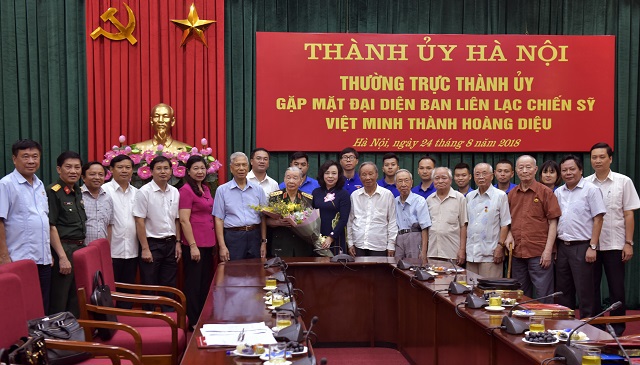 Lãnh đạo TP Hà Nội gặp mặt Ban liên lạc các chiến sĩ Việt Minh thành Hoàng Diệu - Ảnh 1