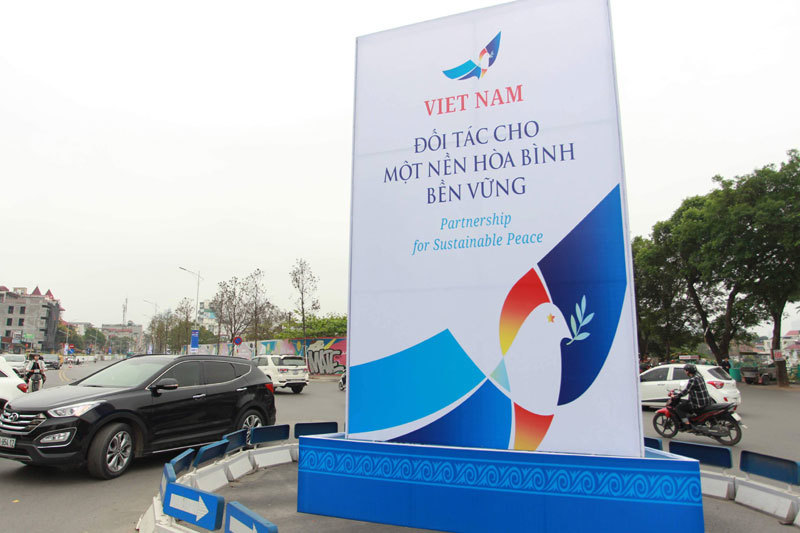 Đường Nhật Tân – Nội Bài rực rỡ cờ hoa trước Hội nghị thượng đỉnh Mỹ-Triều Tiên - Ảnh 3