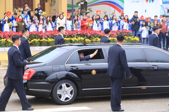 Chủ tịch Hà Nội Nguyễn Đức Chung đón Nhà lãnh đạo Kim Jong-un - Ảnh 25