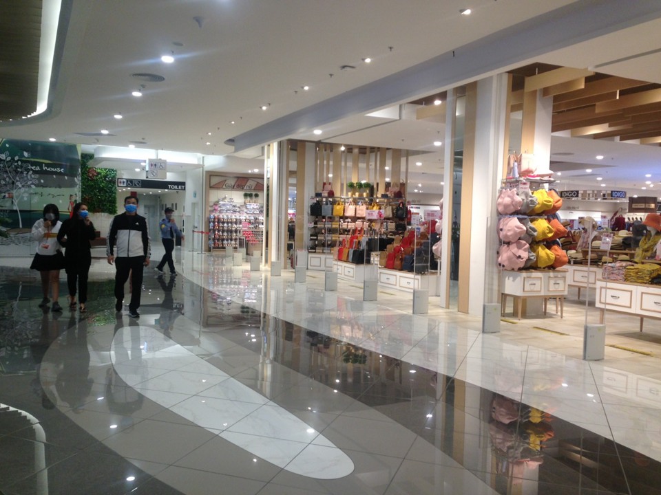 Chùm ảnh: Aeon Mall Hà Đông trầm lắng trong mùa dịch bệnh Covid-19 - Ảnh 10