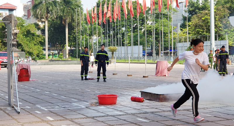 Hoàn Kiếm: Sôi nổi hội thi chữa cháy và cứu nạn, cứu hộ - Ảnh 5