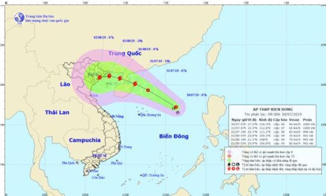 Áp thấp nhiệt đới đang mạnh thêm, các địa phương chủ động cấm biển - Ảnh 1