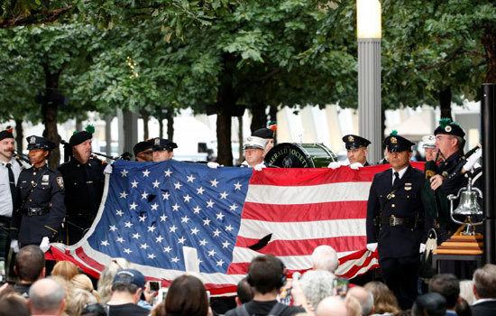 Những hình ảnh xúc động lễ tưởng niệm các nạn nhân vụ khủng bố 11/9 tại Mỹ - Ảnh 9