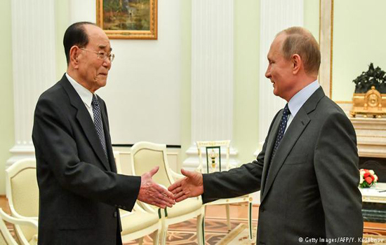 Tổng thống Putin mời Chủ tịch Triều Tiên Kim Jong-un thăm Nga - Ảnh 1