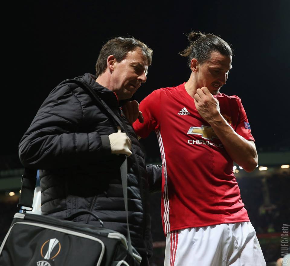 15 khoảnh khắc đẹp nhất của Zlatan tại United - Ảnh 12