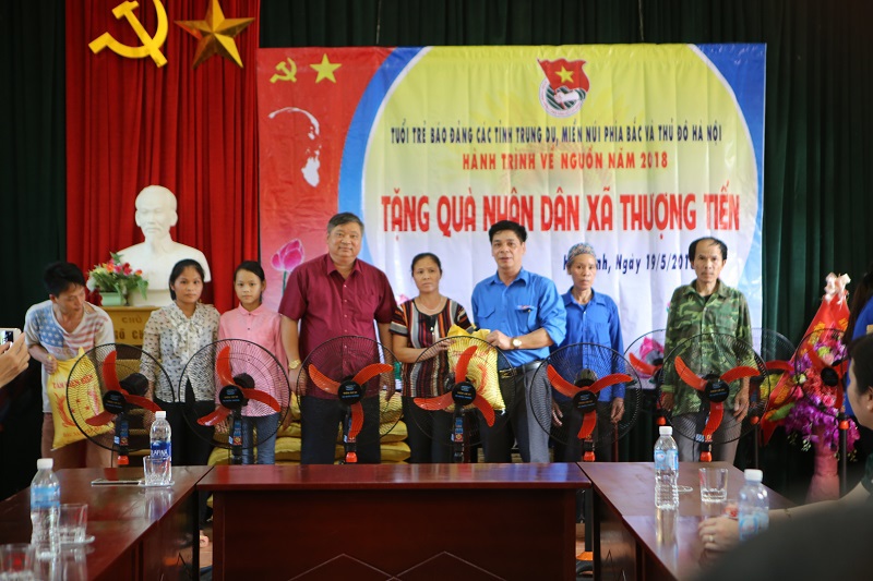 Hành trình về nguồn ý nghĩa của tuổi trẻ báo Đảng phía Bắc và Hà Nội - Ảnh 4