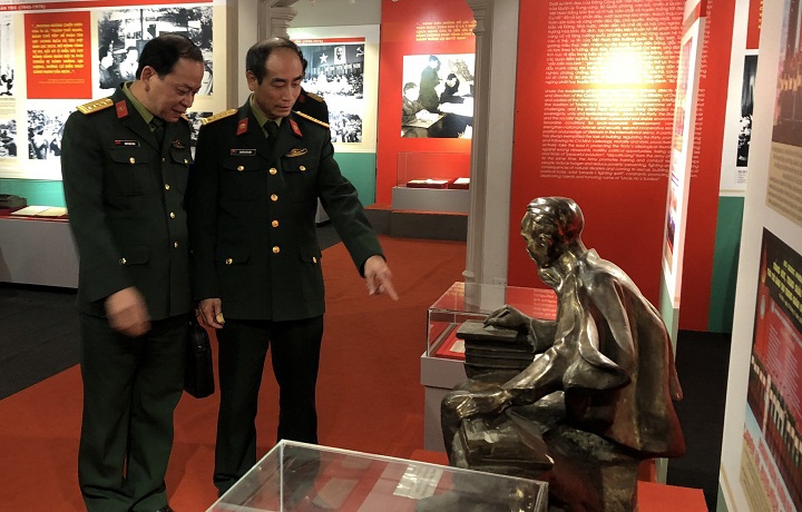 Trưng bày hơn 300 tài liệu, hiện vật về Đảng Cộng sản Việt Nam - Ảnh 15