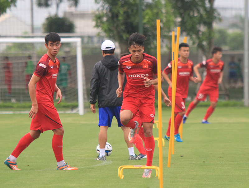 Thầy Park thử lửa chọn cầu thủ cho đội hình giành vàng tại Seagames - Ảnh 8