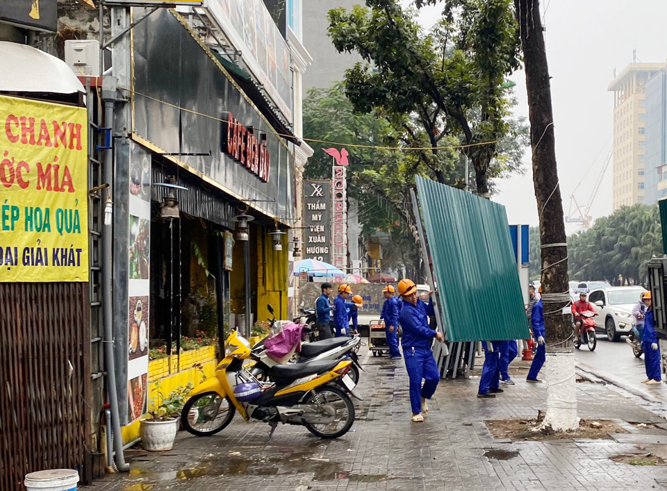 Quận Ba Đình: Bắt đầu rào chắn khu đất vi phạm tại 46 Liễu Giai - Ảnh 2