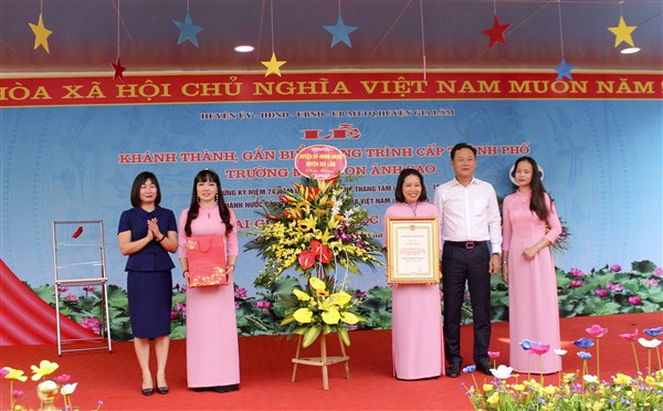 Hơn 2 triệu học sinh Hà Nội rộn ràng khai giảng năm học 2019 - 2020 - Ảnh 18