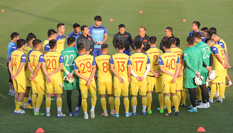 HLV Park Hang Seo chốt danh sách 23 cầu thủ Việt Nam đấu Thái Lan - Ảnh 1