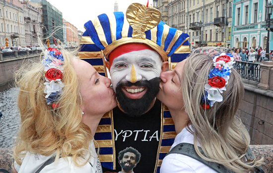 Cổ động viên World Cup 2018 biến đường phố Nga thành lễ hội sôi động - Ảnh 3