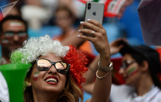 Ngắm "màu cờ, sắc áo" được vẽ trên mặt những nữ CĐV xinh đẹp tại World Cup 2018 - Ảnh 7