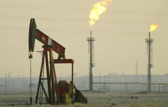 Giá dầu leo dốc bất chấp sản lượng dầu của Ả Rập Saudi tăng cao - Ảnh 1