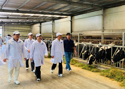 Vinamilk tham gia xây dựng vùng chăn nuôi bò sữa an toàn dịch bệnh, theo tiêu chuẩn quốc tế - Ảnh 2