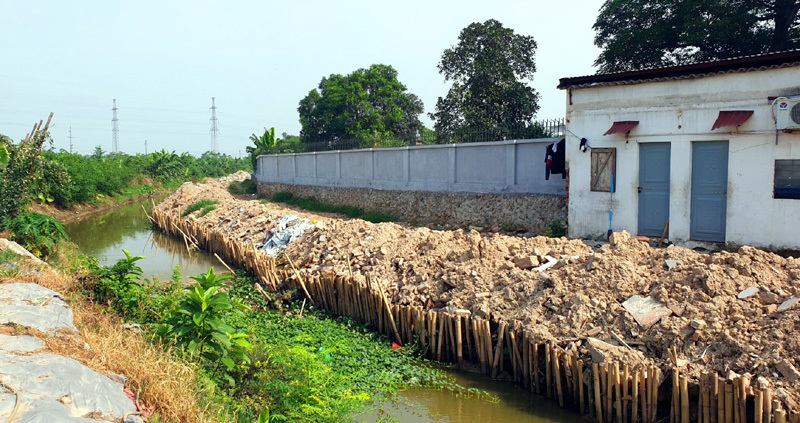 Quận Hà Đông: Cần xử lý dứt điểm tình trạng lấp mương làm đường tại phường Phú Lãm - Ảnh 2