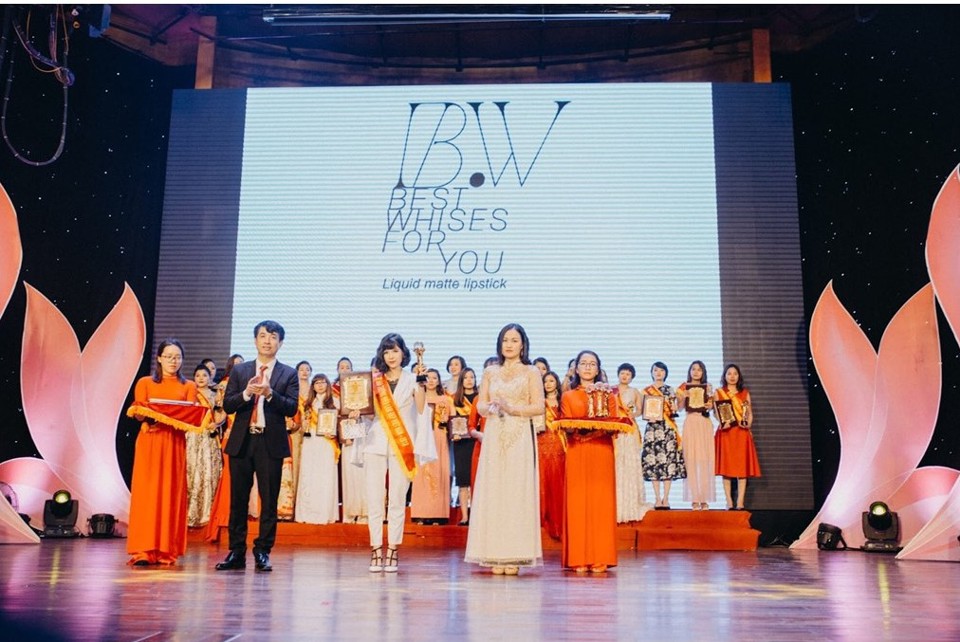 BW Lipstick nhận giải thưởng “Tự hào thương hiệu làm đẹp Việt Nam” - Ảnh 1