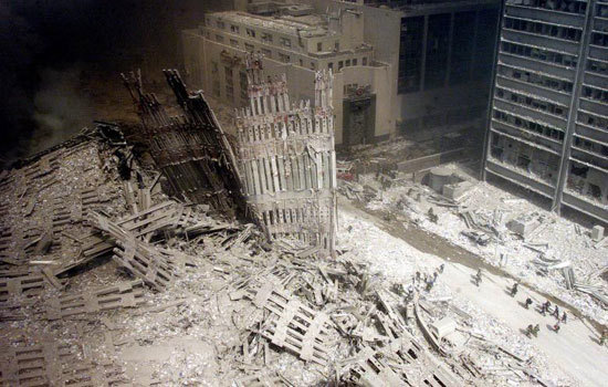 Nhìn lại những giây phút kinh hoàng vụ khủng bố 11/9 tại New York, Mỹ - Ảnh 8