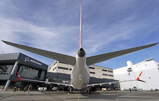 Boeing ngừng bàn giao phi cơ 737 MAX, nhưng vẫn sản xuất - Ảnh 1
