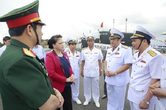 Chủ tịch Quốc hội Nguyễn Thị Kim Ngân thăm các đơn vị Hải quân - Ảnh 3