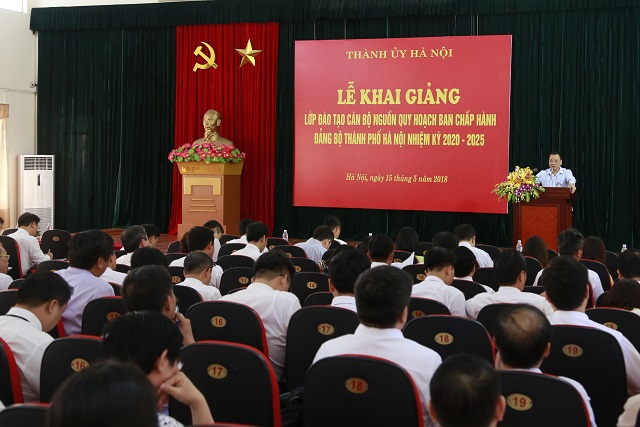 Hà Nội: Khai giảng lớp đào tạo cán bộ nguồn quy hoạch Ban Chấp hành Đảng bộ TP - Ảnh 1