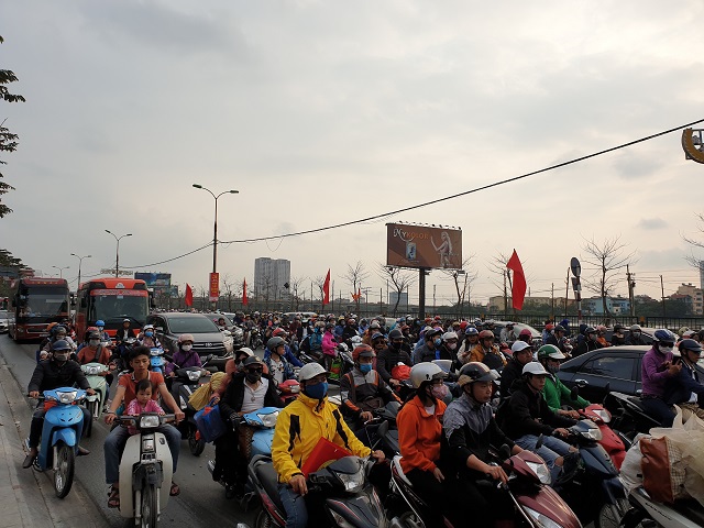 Hà Nội: Bến xe thưa vắng, giao thông ổn định ngày cuối kỳ nghỉ Tết Nguyên đán 2019 - Ảnh 2